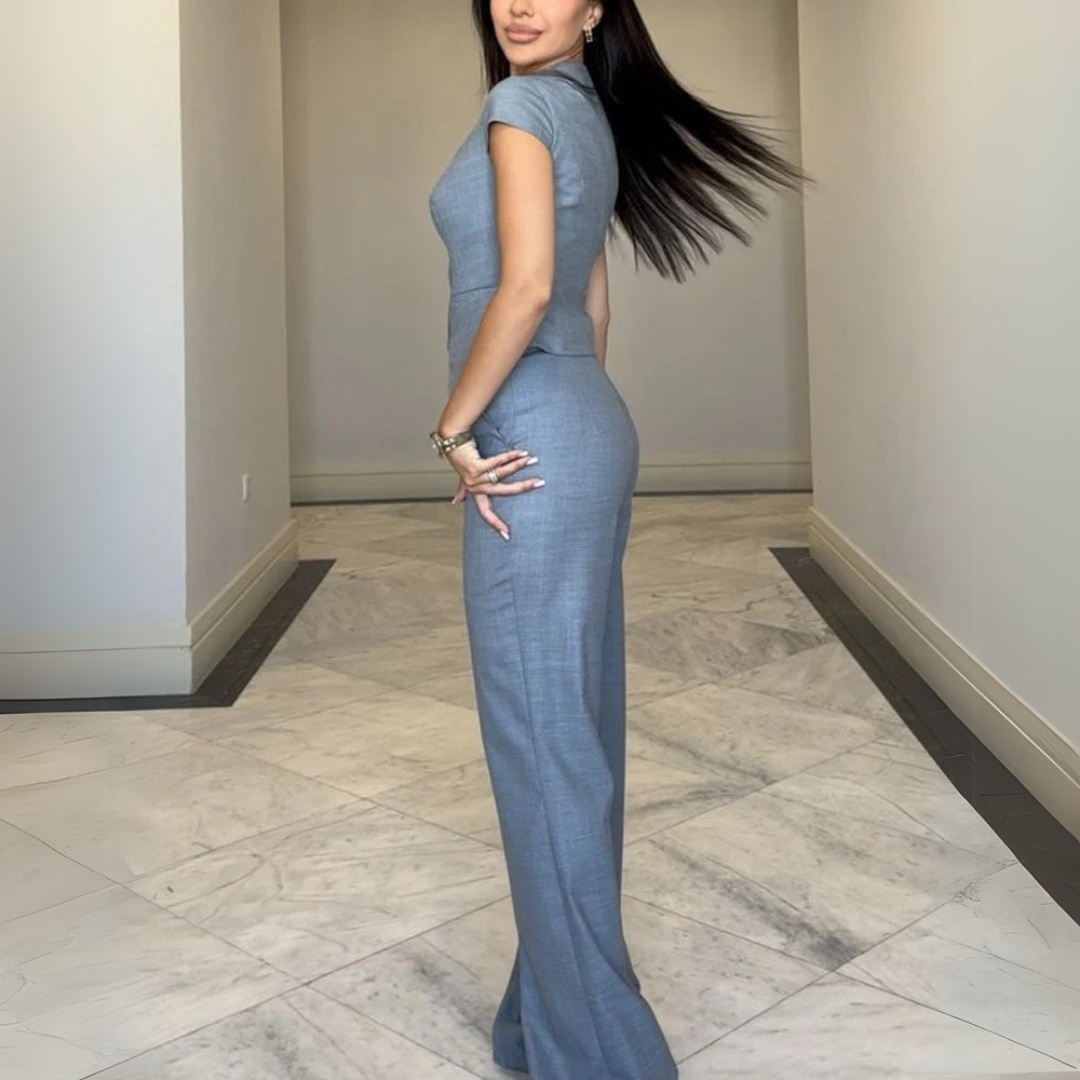 Nivesia | Completo top e pantaloni con scollo a V