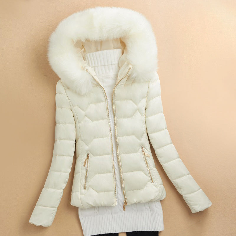 Giacca Puffer Invernale da Donna con Cappuccio in Stile Pelliccia