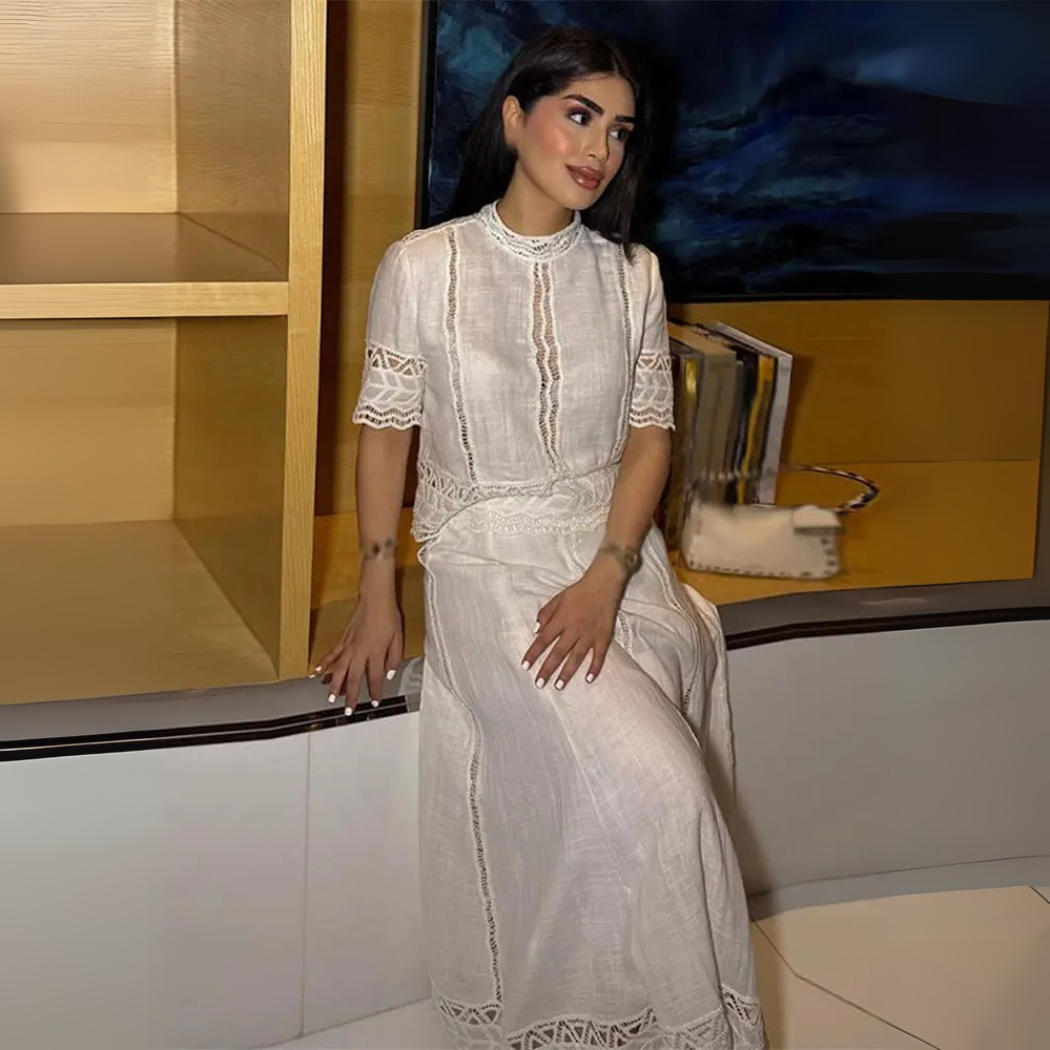 Benedetta | Completo raffinato con ricami